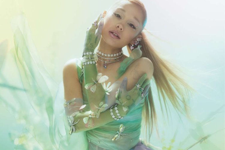 Swarovski, yeni kapsül koleksiyonunu Ariana Grande ile tanıttı