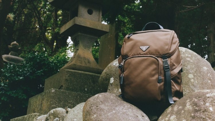 Prada'nın Re-Nylon kampanyasında Benedict Cumberbatch ve Letitia Wright yer alıyor