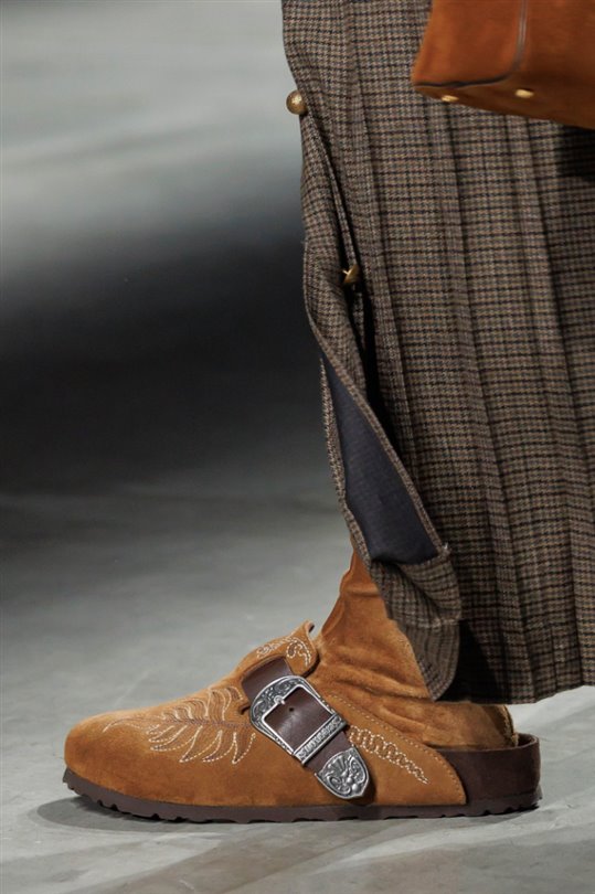 Birkenstock x Etro, ilk ortak çalışmalarını Milano Moda Haftası'nda sundu