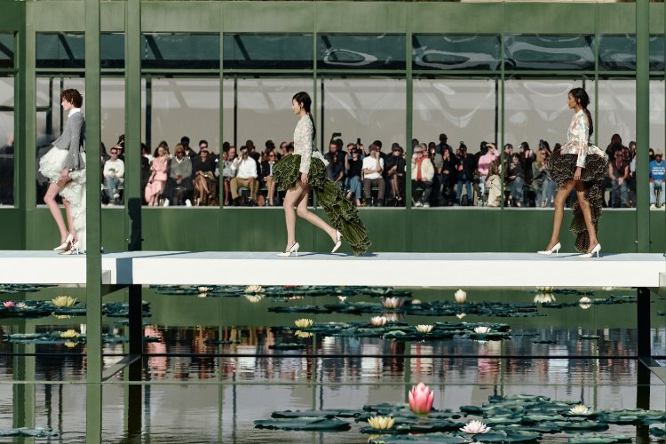 Dior Sonbahar-Kış 2026-2027 defilesi göz kamaştırdı