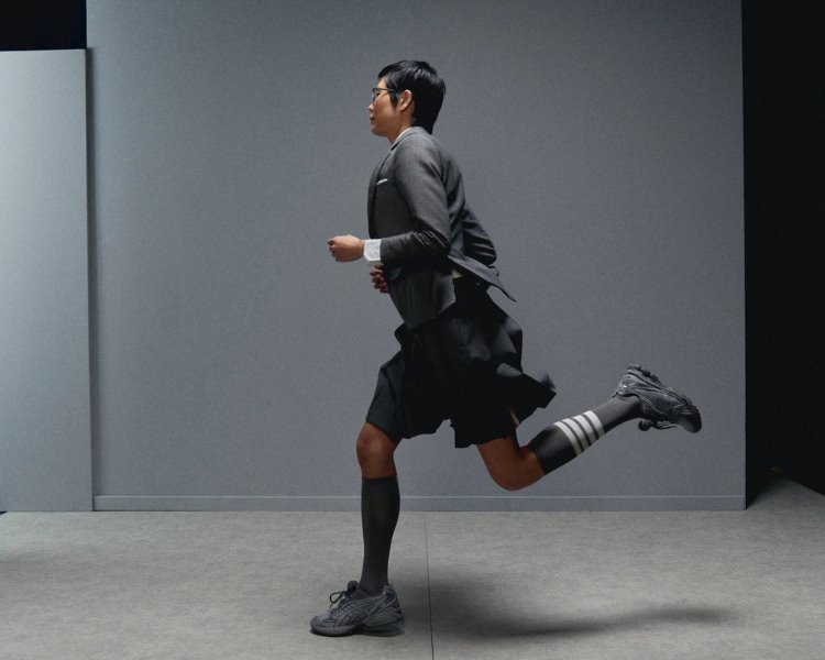 Thom Browne, ASICS ile yaptığı spor ayakkabı iş birliğini tanıttı