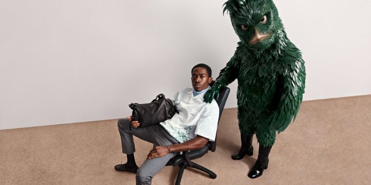 Prada 2026 İlkbahar Kampanyası Angry Birds ile renkleniyor