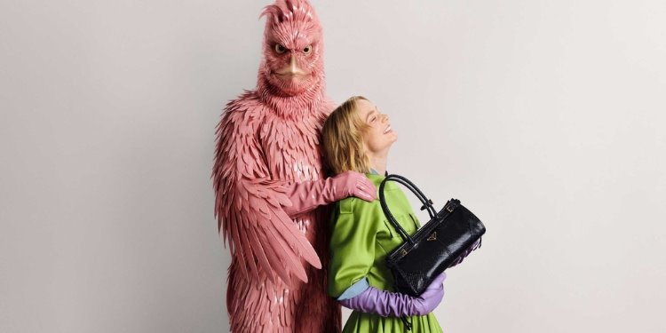 Prada 2026 İlkbahar Kampanyası Angry Birds ile renkleniyor
