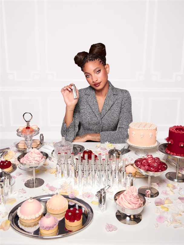 Dior Beauty’nin yeni Glass rujunu Jisoo, Willow Smith ve Anya Taylor-Joy tanıtıyor