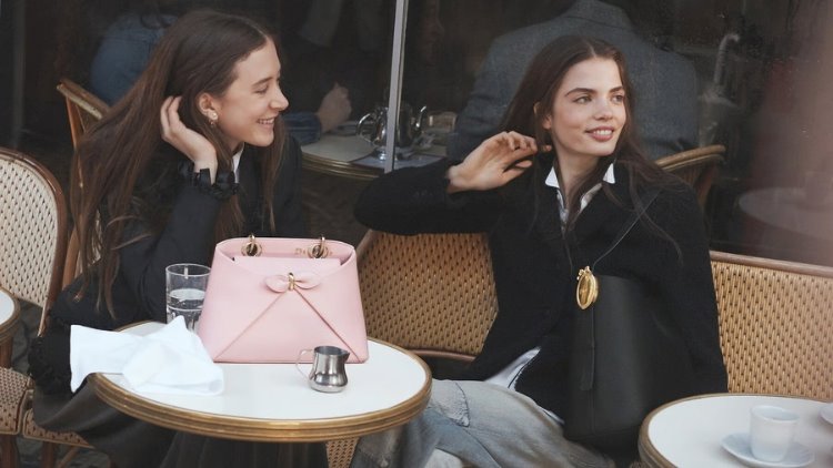 Dior’un 'Café Society' Sonbahar Kampanyası markanın en yeni çantalarını tanıtıyor
