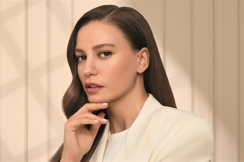 Serenay Sarıkaya, L’oréal Paris True Match için kamera karşısına geçti
