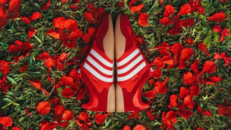 Bad Bunny X Adidas Ballerina ‘Vivid Red’, yılın en gözde yaz ayakkabısı olmaya aday