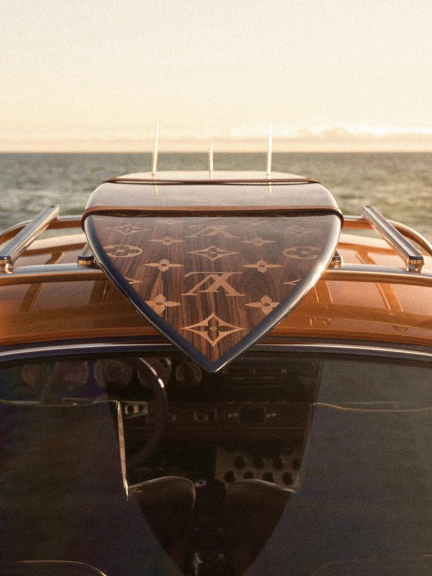 Louis Vuitton ve Singer, klasik Porsche 911’i yeniden yorumladı