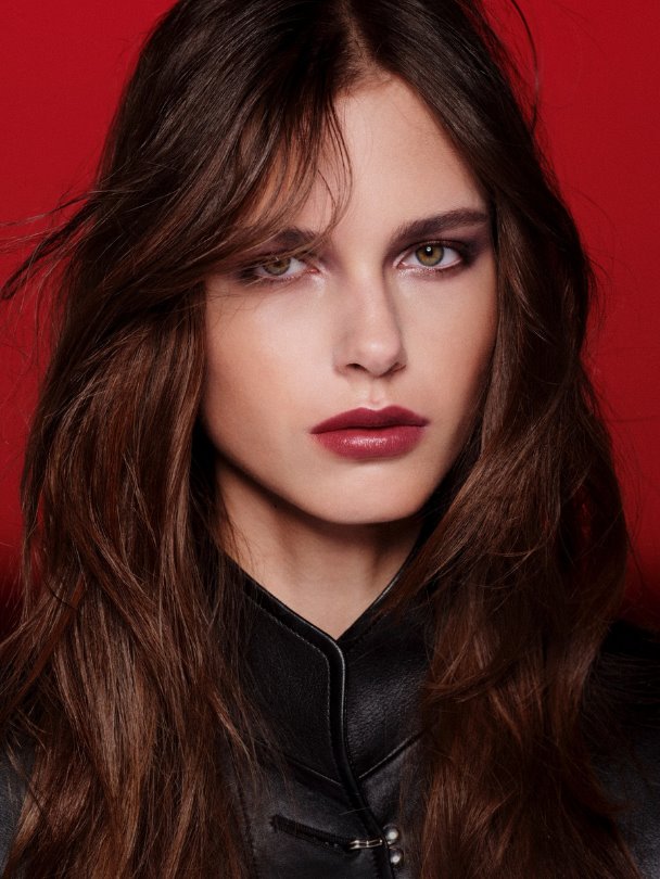 Louis Vuitton, Pat McGrath ve Nicolas Ghesquière imzalı yeni makyaj koleksiyonunu tanıttı